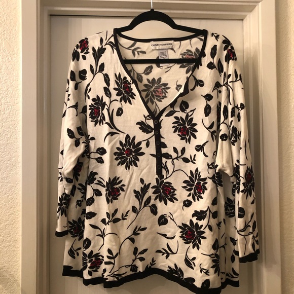Cathy Daniels Sweaters - Light weight flower pattern sweater. 3X